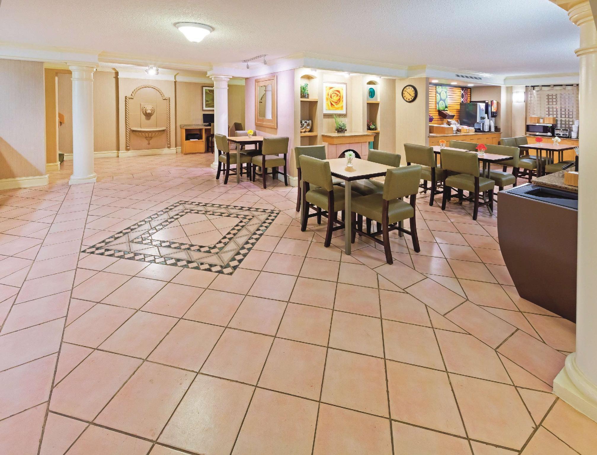 Baymont By Wyndham Lubbock - Downtown Civic Center Hotell Eksteriør bilde
